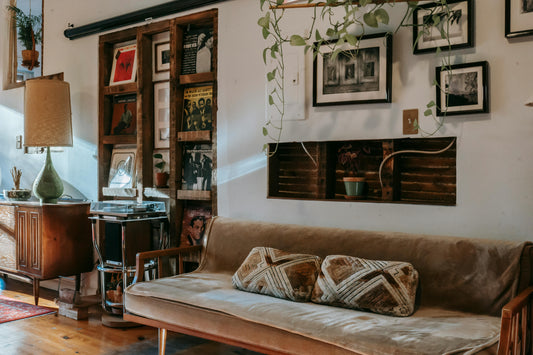 Le retour du mobilier vintage : comment aménager un intérieur moderne avec des pièces rétro ?