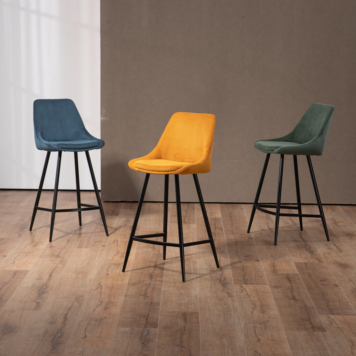 Chaise snack en velours côtelé vert sapin